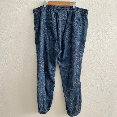 Johnny Was Pete & Greta Embroidered Chambray Nina Joggers