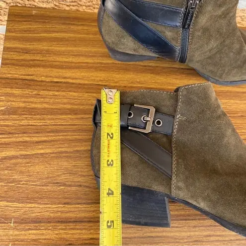 Aquatalia Farin Olive Green Buckle
Booties 8