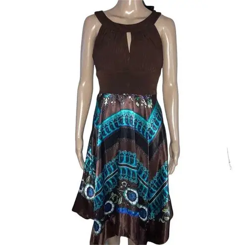 Sangria Signature by handkerchief hem paisley dress