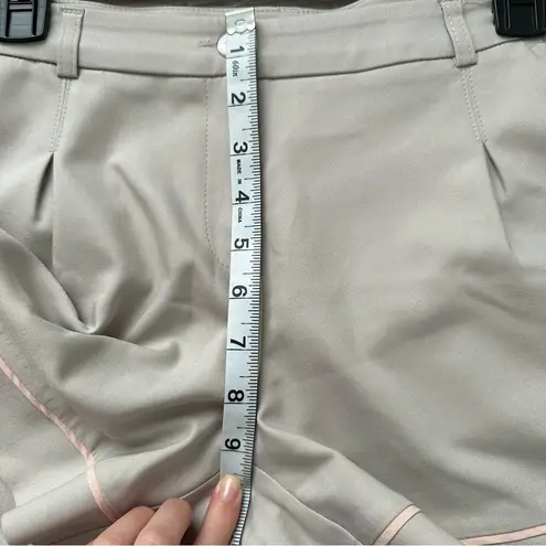 Women’s light gray with pink trim mini classic shorts size s