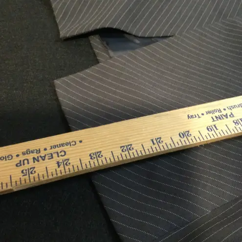 Kasper PetiteBlazerJacketWomen's Dark Pinstripe Collarless BusinessCasual Size S