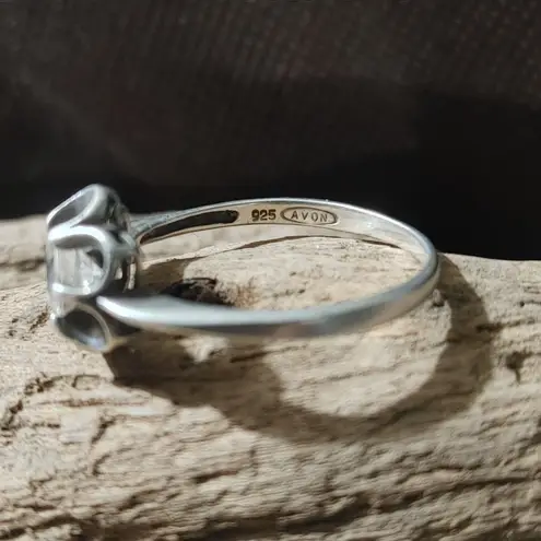 Vtg Avon Sterling Silver 925 Solitaire CZ Ring Size 11Ribbon Floral Engagement