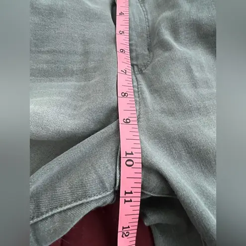 Democracy Ab Solution skinny crop jeans with embellishments near the hem. EUC 10