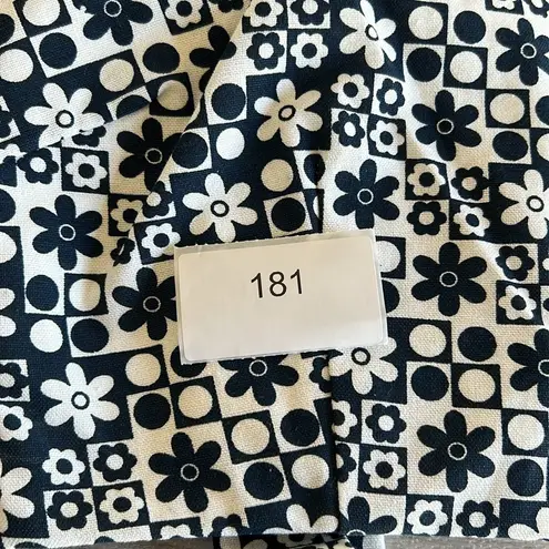 Elodie White and Blue Fitted Crop Tank Top