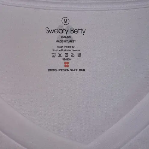 Sweaty Betty NWT  boyfriend V neck workout tee