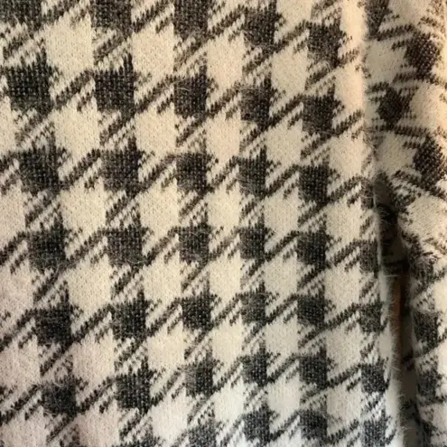 MELLODAY  Fuzzy Houndstooth Sweater