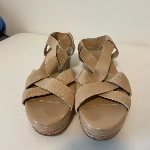 Laura Ashley women’s nude elastic strap platform sandals — size 9.5
