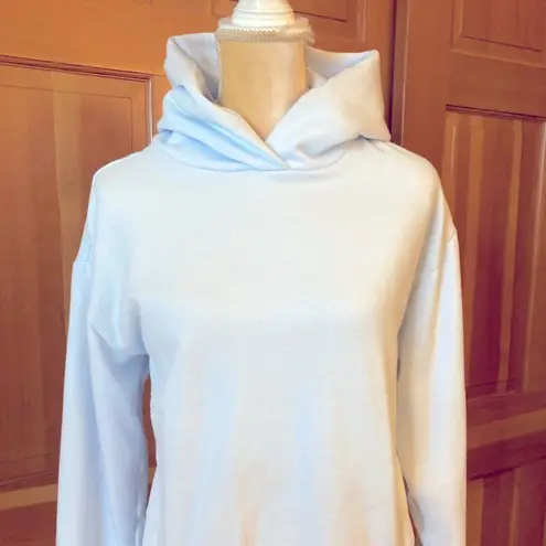 New w/o tags Sky Blue /Periwinkle Women’s Pullover Hoodie. Size Small