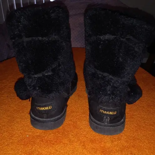 Makalu 8 Cozy Land Fur Boots In BLACK Straps & Ball Style