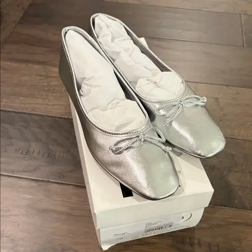 Schutz New in Box  Arissa Metallic Silver Ballet Flats Sz 7.5