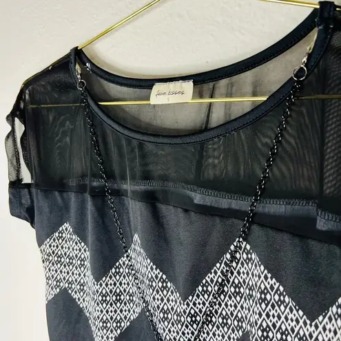 Free Kisses Black & White Pattern Short Sleeve Blouse with Accent Necklace