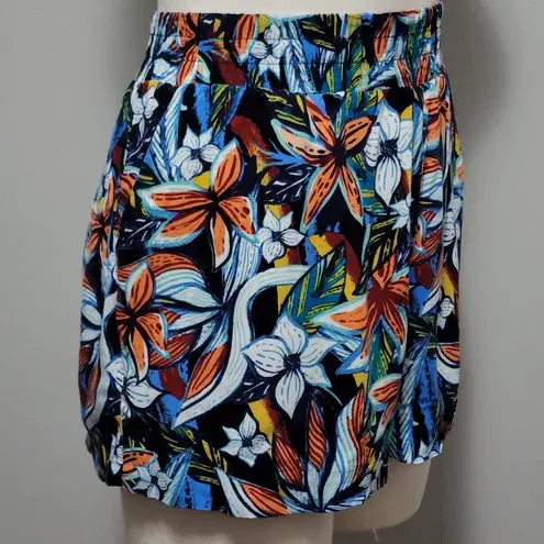 Apt. 9  black tropical floral Challis pull on shorts size medium