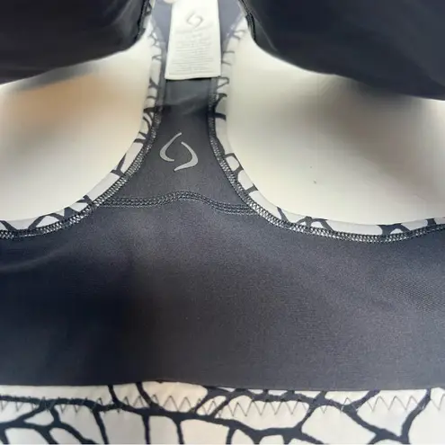 Moving Comfort Switch it up Racer sports bra in Sterling Woven size L Large NWT