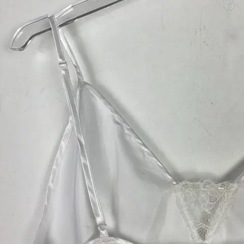 Frederick's of Hollywood NWT Delphine Satin Cropped Cami White Size Medium M T24