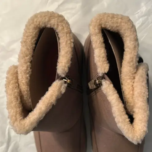 Easy Spirit  Tan Ankle Waterproof Boots(Size 8.5M)