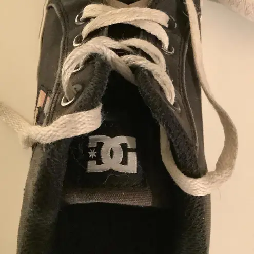 DC Skate Women’s Chelsea Black with Logo size 8