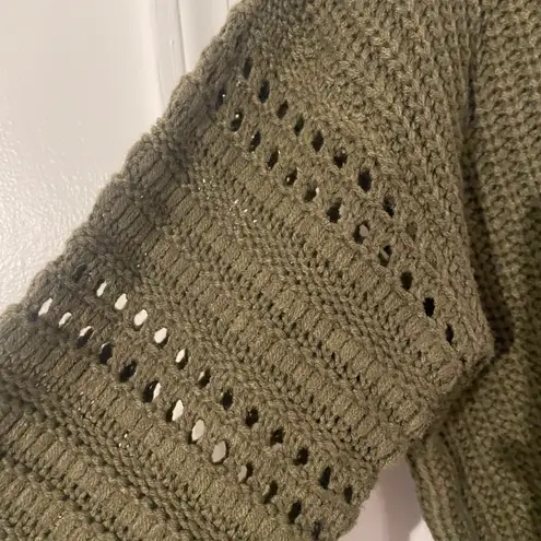 moon&madison Olive Green Weave Cropped Sweater