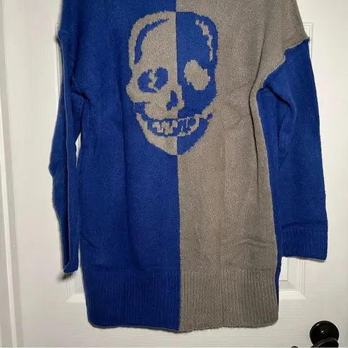 Woman’s Size Medium Color Block Skull Cardigan Open Front Button Down Oversized Blue