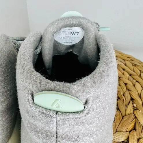 Allbirds  sneaker Women's Wool Runner-up Mizzles Size 7 Grey with Mint