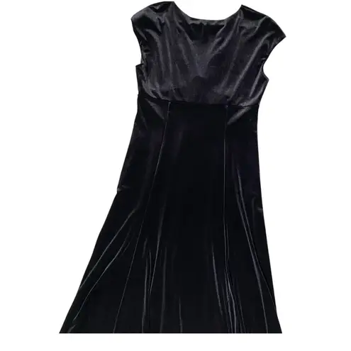Jones Wear VINTAGE Velvet Midi Dress