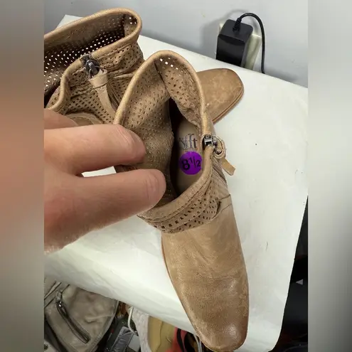 Sofft NWOB Chantey Italian Leather Tan Booties Boots (size 8.5)