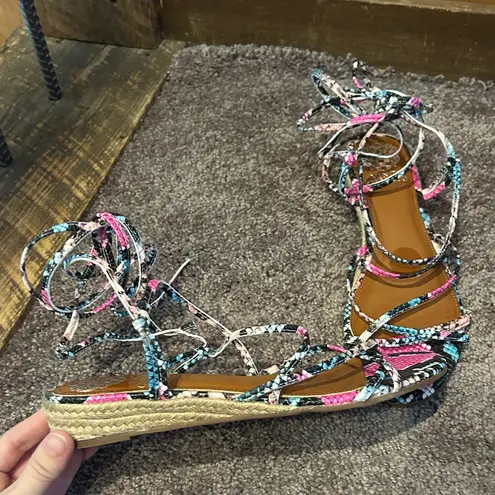 Vince Camuto  Prasetta Gladiator Lace up Multi Color Snakeskin Sandal (NWOB)