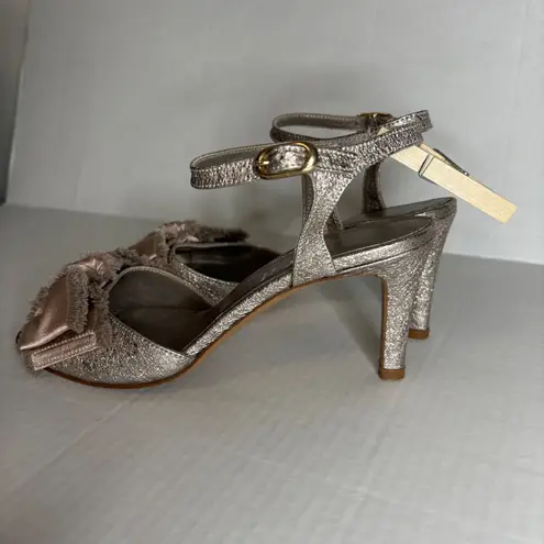 AGL Attilio Giusti Leombruni Women's Metallic Bow Ankle Strap Heels Size 38 Gold