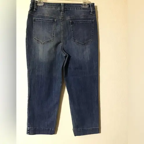 Chico's Women, Capri jeans with people. By cheekbones. Size 0.