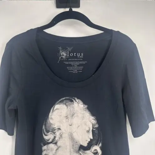 Soma Lotus by Peruvian Pima Cotton Scoop Neck Black T-Shirt W/ Grecian Image XS