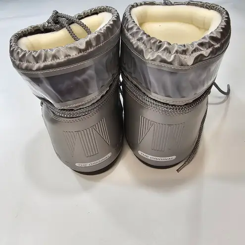 The Moon  BOOT Icon Low Glance Boot in Silver