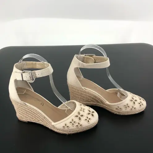 Unisa Unareia Cream Embroidered Eyelet Ankle Strap Espadrille Wedge Sandals 8