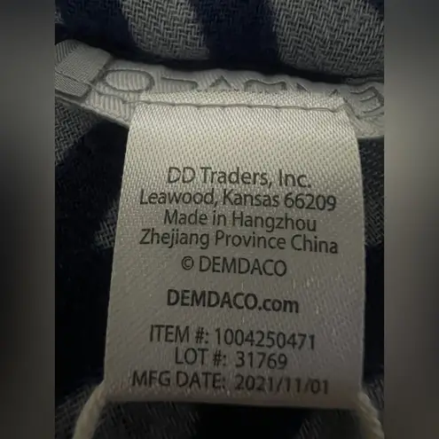 DEMDACO Wrap Shawl BLUE AND WHITE Floral design Tasseled.