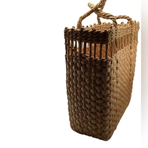 Vintage woven straw purse/bag Tan