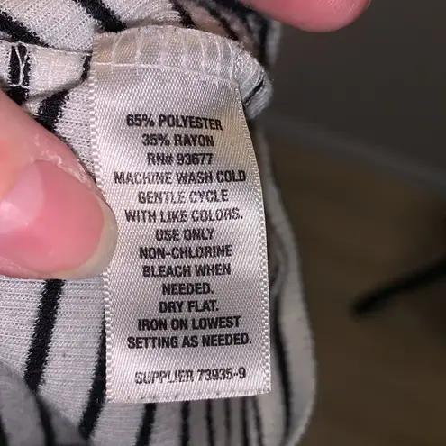 a.n.a  black & white striped stretchy long sleeve turtleneck top