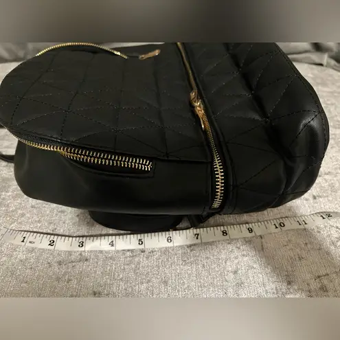 Im Backpack Black Quilted mini backpack Zipper Pockets