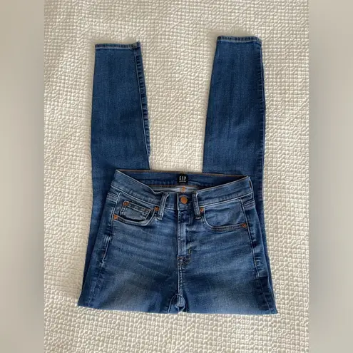 Gap  True Skinny Jeans in Medium Indigo