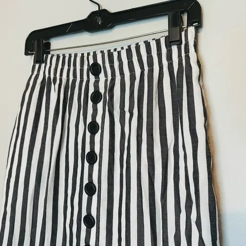 Cupcakes and Cashmere Sandrine Black White Striped Side Slits Midi Skirt Size 2