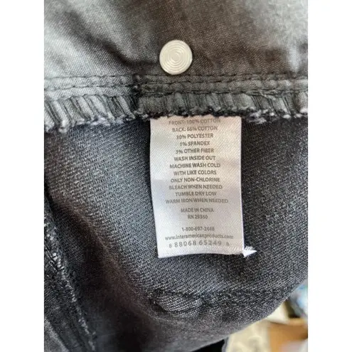 New DIP Jean Shorts Womens Size 12 Black High Rise Mom Jorts Raw Hem Cut Off