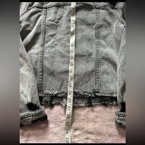 Kancan Women'sā Distressed Frayed Hem Denim Light Blue Jacket Sz Large Gray