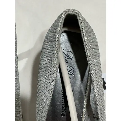 Womans De Blossom Collection 8.5 Silver Sparkly Platform Heel Dress Shoe