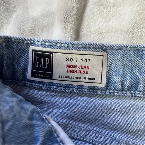 Gap  High Rise Mom Jean Size 30 Tall