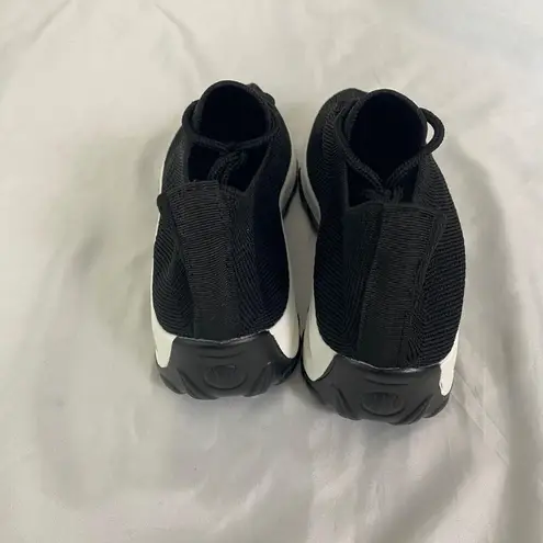 Chunky Slip On Bubble Sole Black White Athleisure Workout Gym Sneaker 5.5