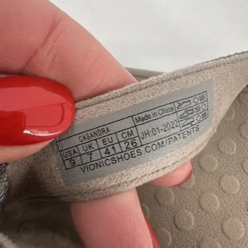 Vionic Tide Casandra Pewter Leather Sandal Flip Flop Women's US size 9