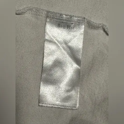 EUC BTS Big Hit Entertainment White and Pink Dynamite Graphic Tee size medium