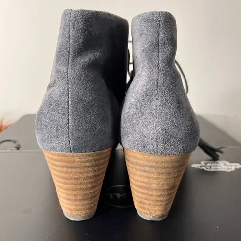 Dr Scholls Women Dakota Wedge Bootie Boots Gray Suede Size 8W Tassel Tie