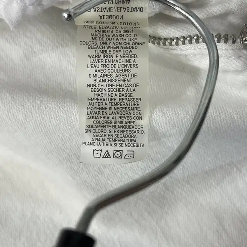 Tahari Ellie SZ 12 Classic Fit Jeans Relaxed Straight Leg Pockets Mid-Rise White