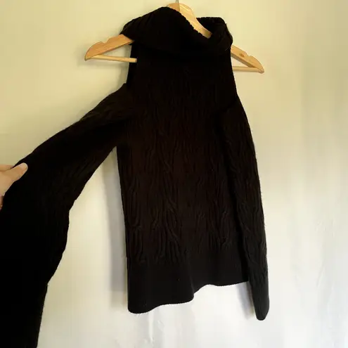 Evereve cold shoulder black knit turtleneck sweater women's size small top