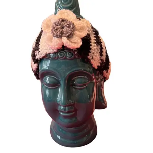 NWT blk&wht hand crochetedâearâwarmerâheadbandâw/wht&greyâflowerâwarmâstylish Black