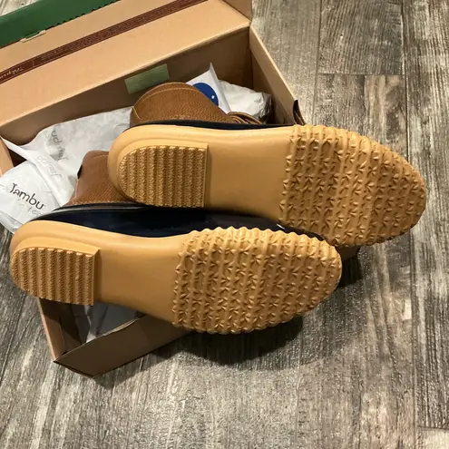 Jbu Women's Brown and Black Lace-Up Boots Size 8.5