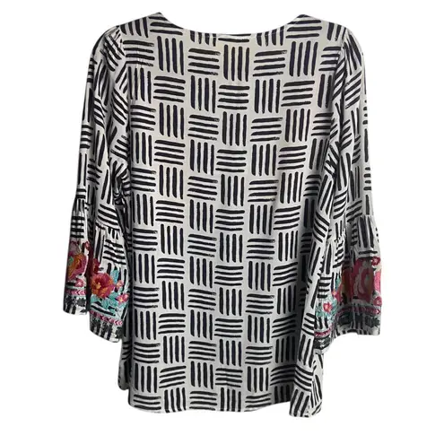 Savanna Jane Size Small Embroidered Blouse Top Black White Flare Sleeve Boho